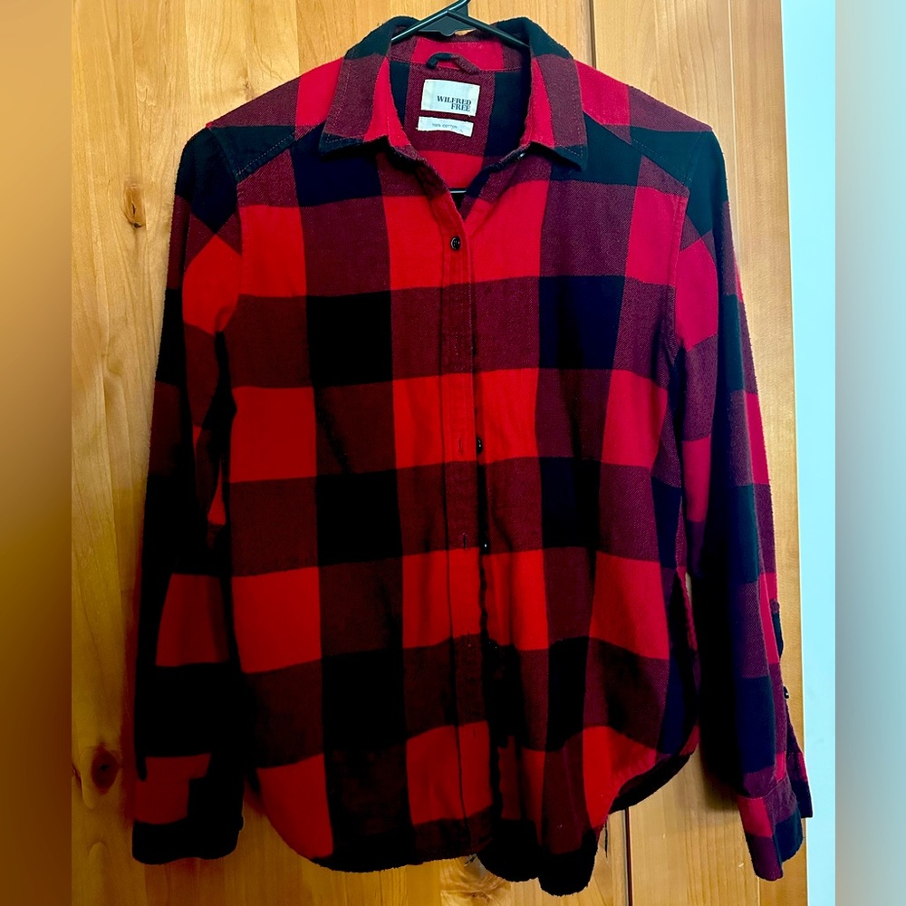 Wilfred Free Buffalo plaid women’s button up shirt